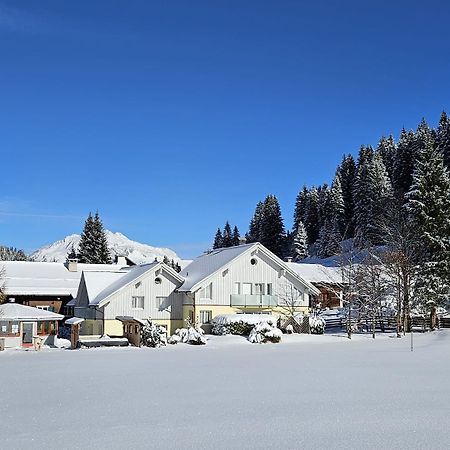 Haus Capricorn - Appartement Mountain View Gargellen Exteriör bild
